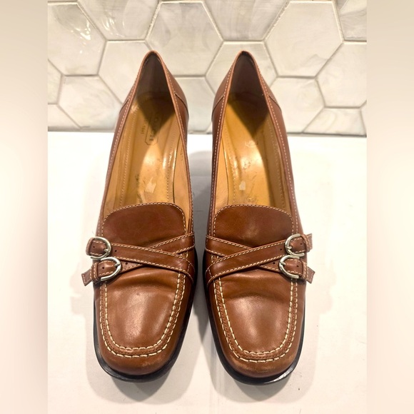 Coach Womans KRISTI Pumps Light Brown Leather Buckle Size 10 Made In Italy Heels - Picture 2 of 8